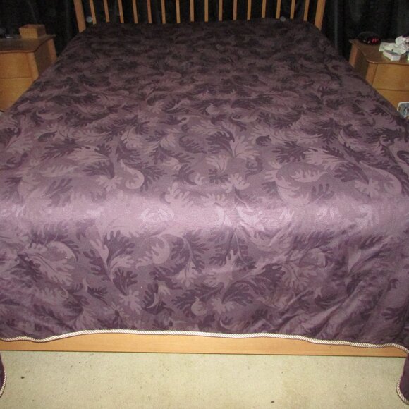 Eggplant Jacquard Roman Theme Reversible Duvet Cover - King - Picture 12 of 16